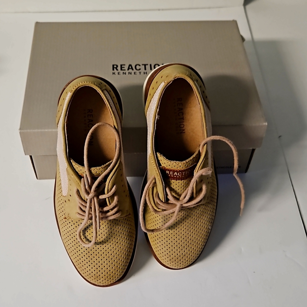 Kids dress shoes